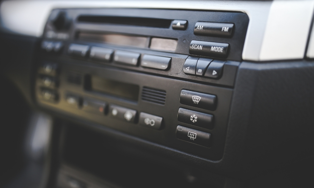 Pandora Radio Advertising Costs — audio advertising in the studio